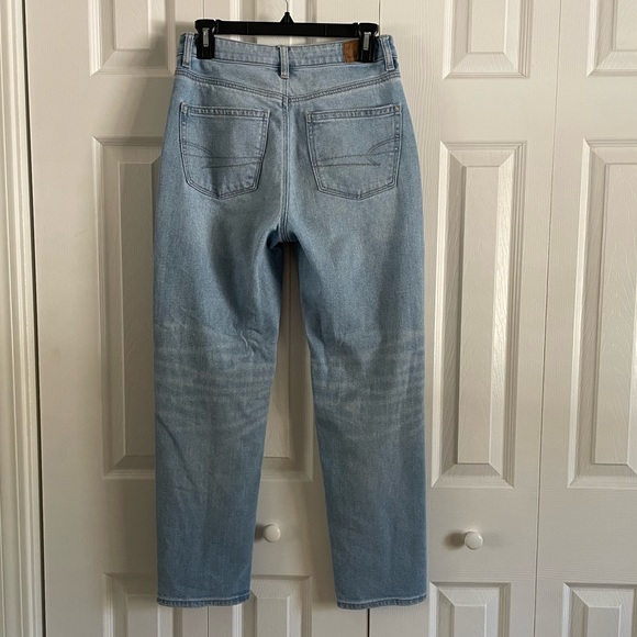 COPY - American Eagle Mom Jeans - Picture 2 of 5
